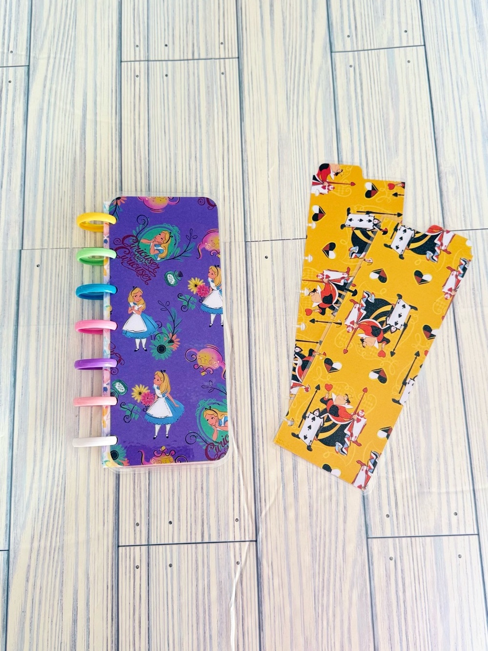 Happy planner skinny mini size undated alice in wonderland Cheshire Cat